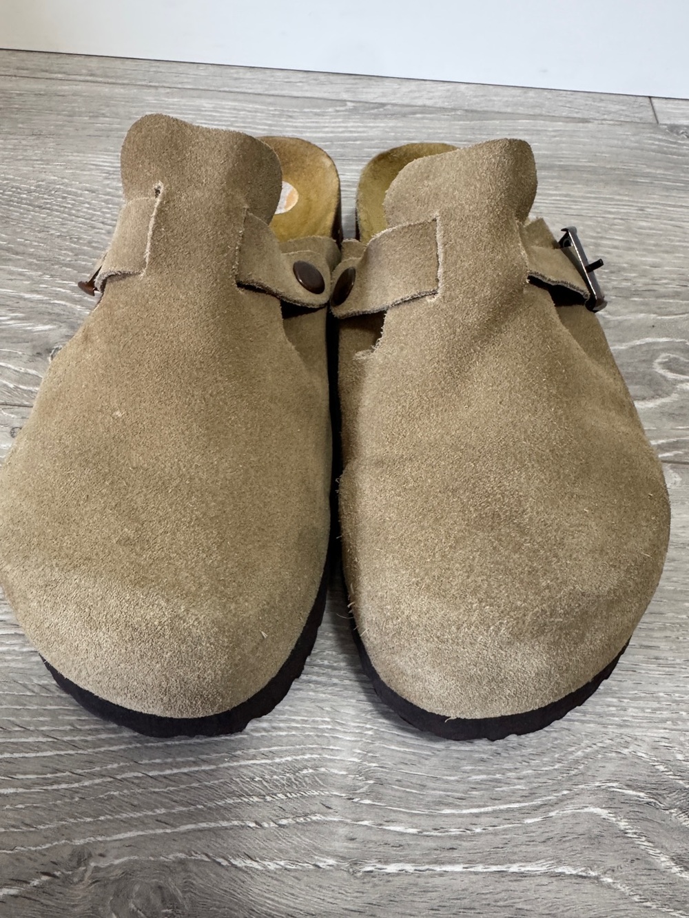 Wear.Ever Bear Traps Lela Suede Clogs Women’s 7 Taupe Boston Style slip ons - Picture 3 of 13
